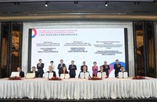 Singapour et Shanghai signent 15 accords économiques