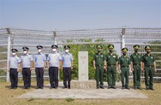 Rencontre entre des gardes-frontières du Vietnam et de la Chine  
