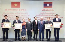 Des dirigeants et cadres du CC du Front de la Patrie du Vietnam à l'honneur