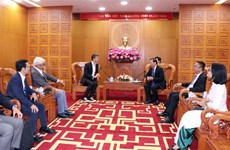 Un dirigeant de HCM-Ville reçoit le consul honoraire du Vietnam en Suisse 