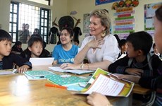 La reine belge impressionnée par les progrès du Vietnam en matière de protection de l'enfance