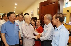 Le SG du PCV Nguyên Phu Trong à l’écoute des électeurs de Hanoi