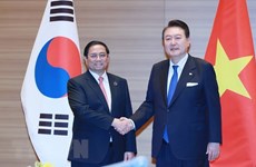 Le PM Pham Minh Chinh rencontre le président sud-coréen Yoon Suk-yeol