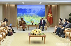 La visite de la directrice générale de l’OMC élève la position internationale du Vietnam 