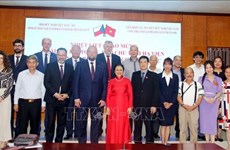 Promouvoir l'amitié et la coopération entre le Vietnam et la R. tchèque