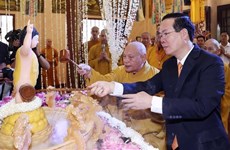 Journée du Vesak : Le chef de l’Etat rencontre des bouddhistes à Ho Chi Minh-Ville
