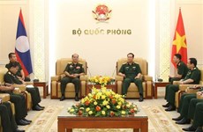 Un vice-ministre de la Défense reçoit une délégation de l'Armée populaire lao
