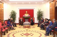 La membre du Politburo Truong Thi Mai reçoit le chef de la Centrale des travailleurs de Cuba
