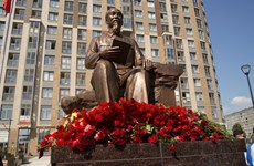 À Saint-Pétersbourg, une statue du président Hô Chi Minh est inaugurée