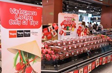 Les litchis vietnamiens mis en vente au supermarché thaïlandais