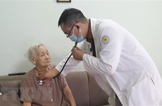 Hô Chi Minh-Ville fournit des examens médicaux gratuits aux seniors