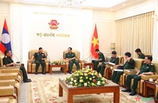 Le Vietnam et le Laos renforcent leur coopération en matière de défense
