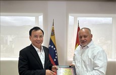 Vietnam-Venezuela : les activités entre les Partis approfondissent les relations traditionnelles