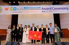 Huit collégiens de Hanoi brillent aux Olympiades de l’invention et de la créativité