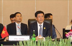 Le Vietnam à la 15e réunion des ministres de l'Économie des pays du CLMV en Indonésie