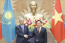 Le président de l'Assemblée nationale rencontre le président du Kazakhstan