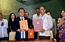 Le Vietnam et Cuba renforcent leurs liens dans le domaine idéologique