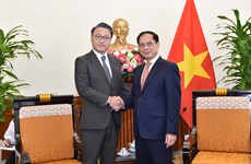 Le gouverneur de la préfecture japonais de Nagasak reçu par le ministre des AE Bui Thanh Son