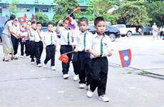 Rentrée scolaire de l'école bilingue vietnamo-lao Nguyen Du à Vientiane