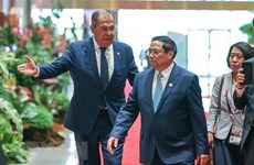 Le PM Pham Minh Chinh rencontre le ministre russe des Affaires étrangères en Indonésie