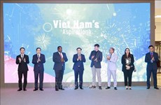 Ouverture d'une exposition sur les réalisations scientifiques dans la transformation numérique du Vietnam