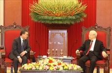 Le leader du PCV reçoit l'ambassadeur sortant du Laos