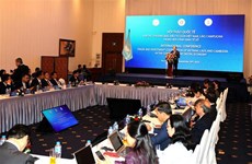 Promotion de la coopération dans le commerce et l’investissement Vietnam-Laos-Cambodge dans l’ère numérique