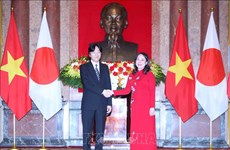 La vice-présidente rencontre le prince héritier et la princesse héritière du Japon
