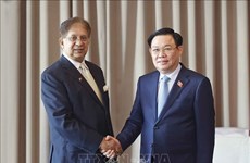 Vuong Dinh Huê reçoit le président de l'Association d'amitié Bangladesh-Vietnam