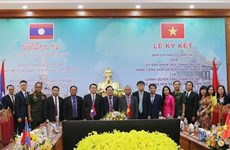 Vietnam et Laos promeuvent la coopération décentralisée