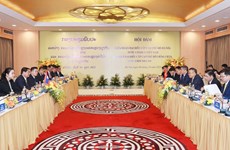 Hanoï est prêt à travailler avec Vientiane (Laos) pour promouvoir la coopération bilatérale