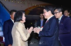 La présidente de l’Assemblée nationale cambodgienne arrive à Hanoï
