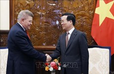 Le président Vo Van Thuong reçoit le secrétaire général de la Fédération syndicale mondiale