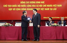 Le chef de l’AN apprécie la communauté des entreprises vietnamiennes au Laos