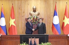 La visite de travail du président de l'AN Vuong Dinh Hue au Laos revêt des significations importantes