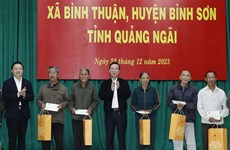 Le président Vo Van Thuong rend visite à la commune de Binh Thuan de la province de Quang Ngai