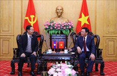 Renforcer la coopération dans la formation du personnel et les échanges théoriques Vietnam-Laos