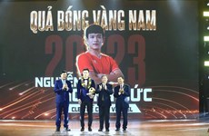 Football : le milieu de terrain Nguyên Hoang Duc remporte le Ballon d’Or du Vietnam 2023