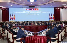 Le Vietnam appelle à une percée dans la coopération Cambodge-Laos-Vietnam