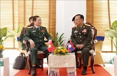 Le Vietnam renforce sa coopération de défense avec le Laos et le Cambodge