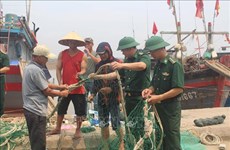 Thanh Hoa resserre la lutte contre l'exploitation illégale des produits aquatiques