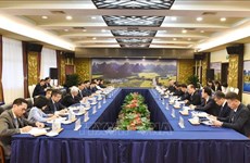 Le ministre des Affaires étrangères rencontre le secrétaire du Comité du PCC du Guangxi