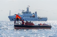 Exercice conjoint de lutte contre les déversements d'hydrocarbures en mer des Gardes côtières vietnamienne et indienne