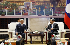 Le PM lao reçoit une délégation du Front de la Patrie du Vietnam