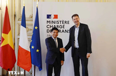 Le Vietnam et la France renforcent leur coopération dans les transports