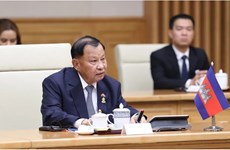 Le chef de l’ANV félicite le conseiller Samdech Say Chhum du roi du Cambodge