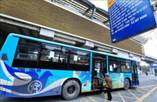 Hanoi améliore ses transports publics par l’e-ticket 