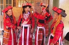 Les femmes Pà Then préservent le tissage traditionnel