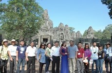 Tourisme : des journalistes vietnamiens au Cambodge 
