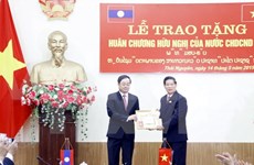 Distinctions honorifiques du Laos pour trois collectifs de Thai Nguyen